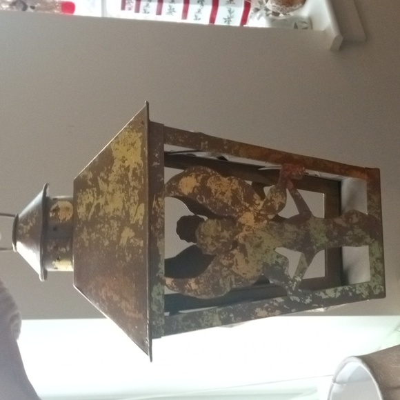 5 lanterns as pictured.  Will list sizes later.  EUC - Picture 2 of 9